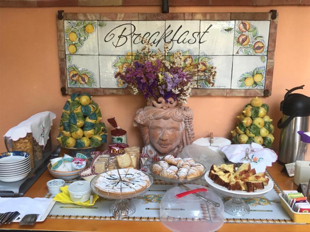 Bed and Breakfast La Capanna Di Giuseppe E Maria Taormina Exterior foto