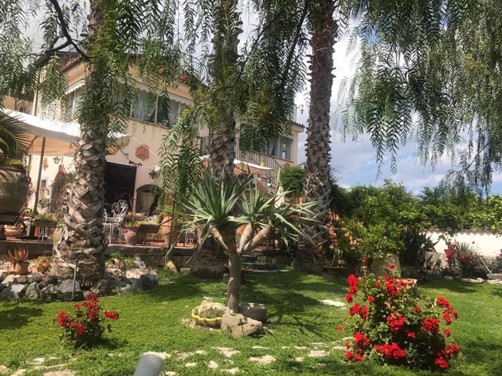 Bed and Breakfast La Capanna Di Giuseppe E Maria Taormina Exterior foto