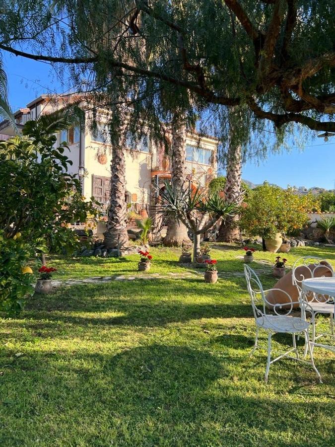 Bed and Breakfast La Capanna Di Giuseppe E Maria Taormina Exterior foto