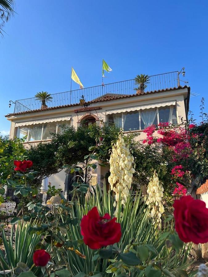Bed and Breakfast La Capanna Di Giuseppe E Maria Taormina Exterior foto